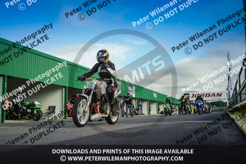 enduro digital images;event digital images;eventdigitalimages;mallory park;mallory park photographs;mallory park trackday;mallory park trackday photographs;no limits trackdays;peter wileman photography;racing digital images;trackday digital images;trackday photos